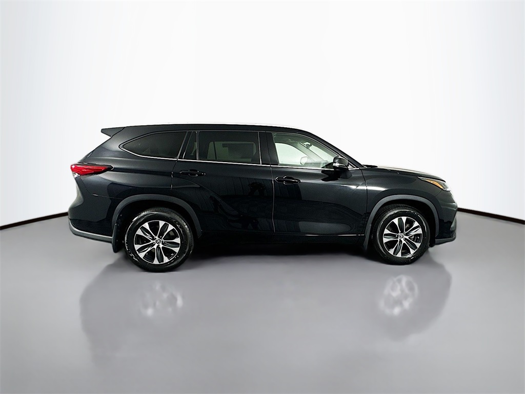 2022 Toyota Highlander XLE photo 15