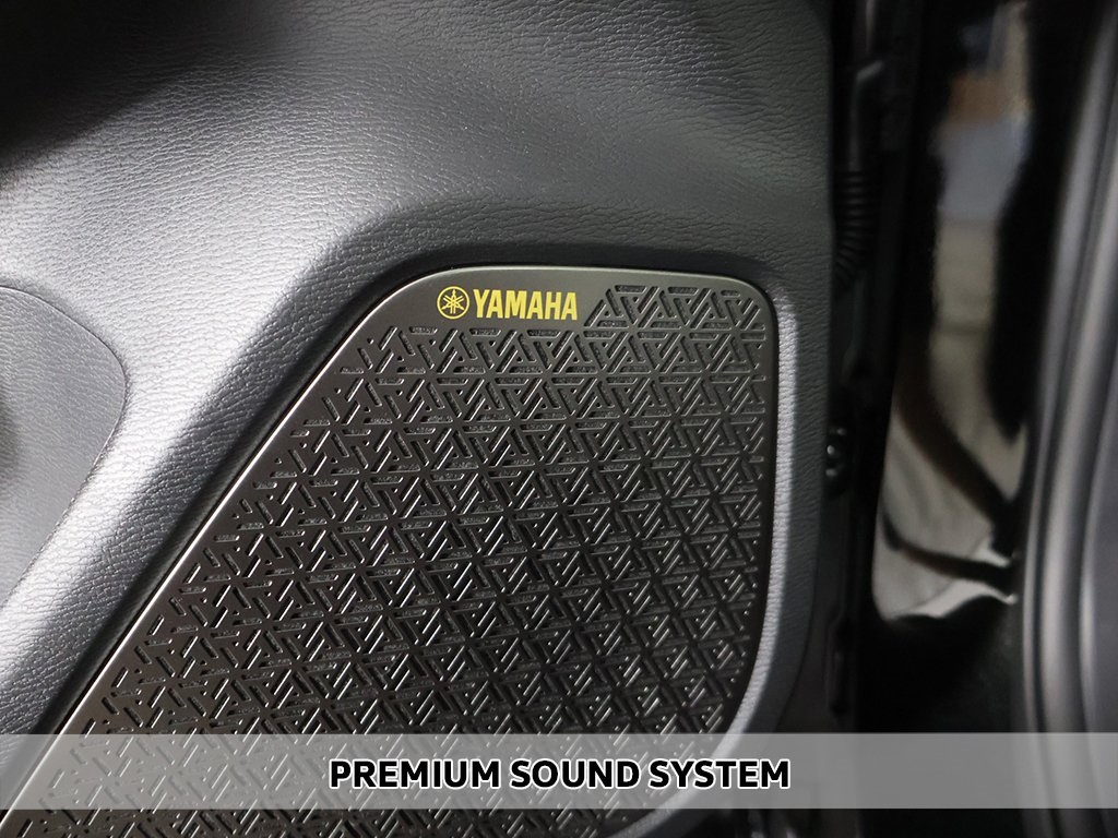 2025 Mitsubishi Outlander SE photo 3