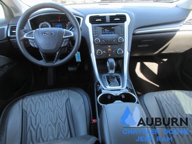 2015 Ford Fusion S photo 4