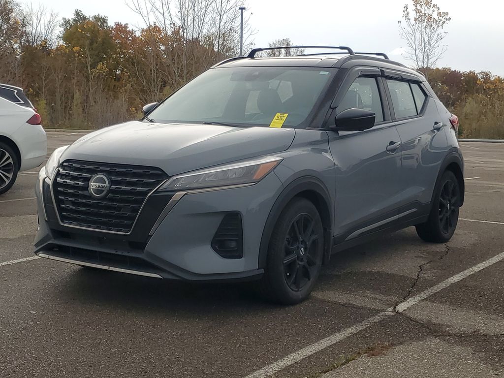2021 Nissan Kicks SR photo 2
