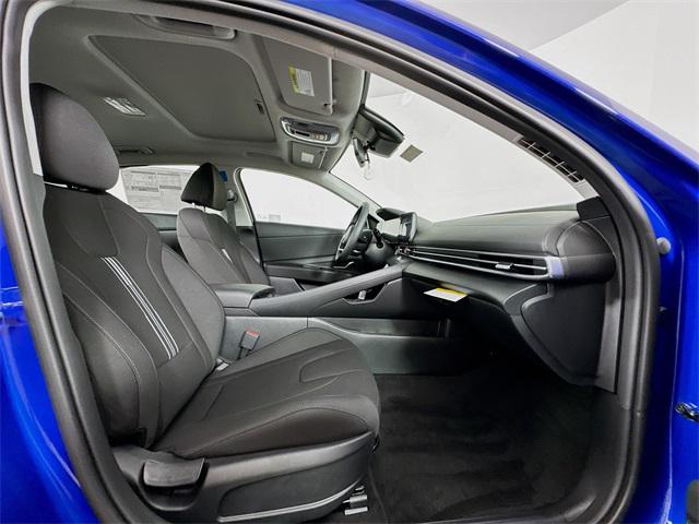 2025 Hyundai Elantra SEL Convenience photo 35