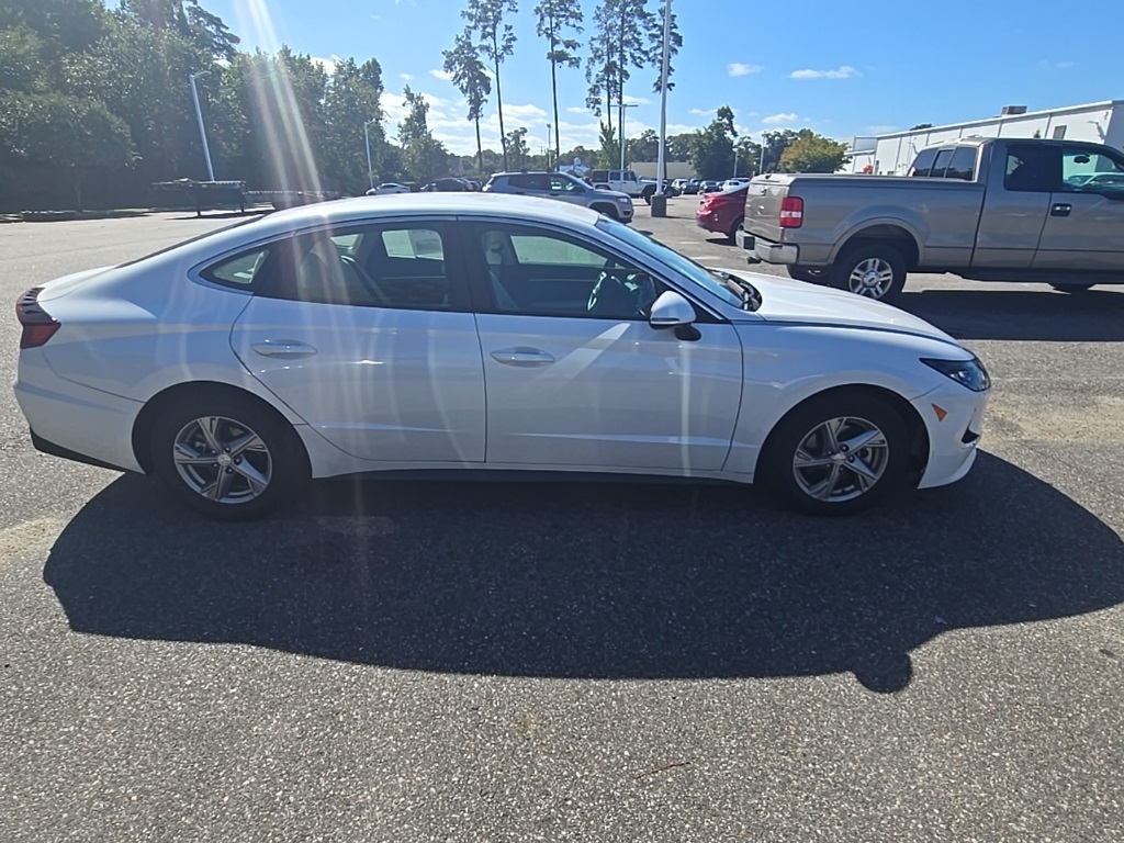2022 Hyundai Sonata SE photo 4