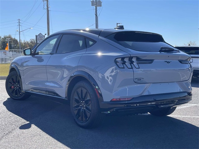 2025 Ford Mustang Mach-E Premium photo 3