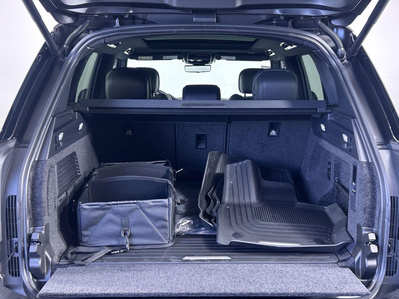 2025 Land Rover Range Rover SE photo 27
