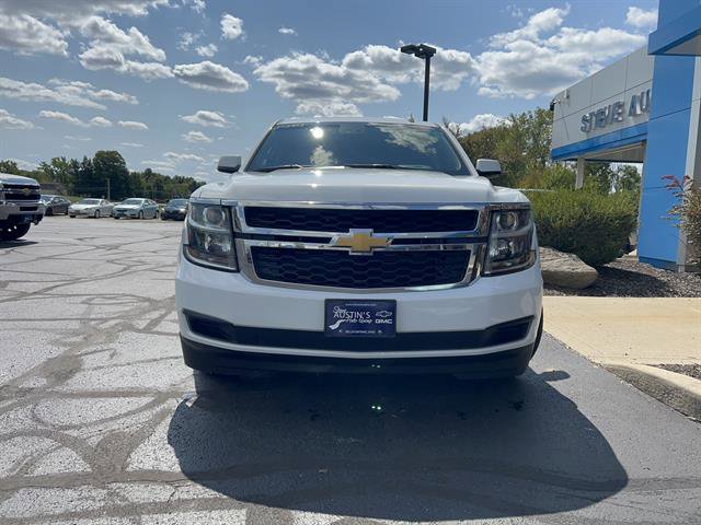 2018 Chevrolet Suburban LT photo 2