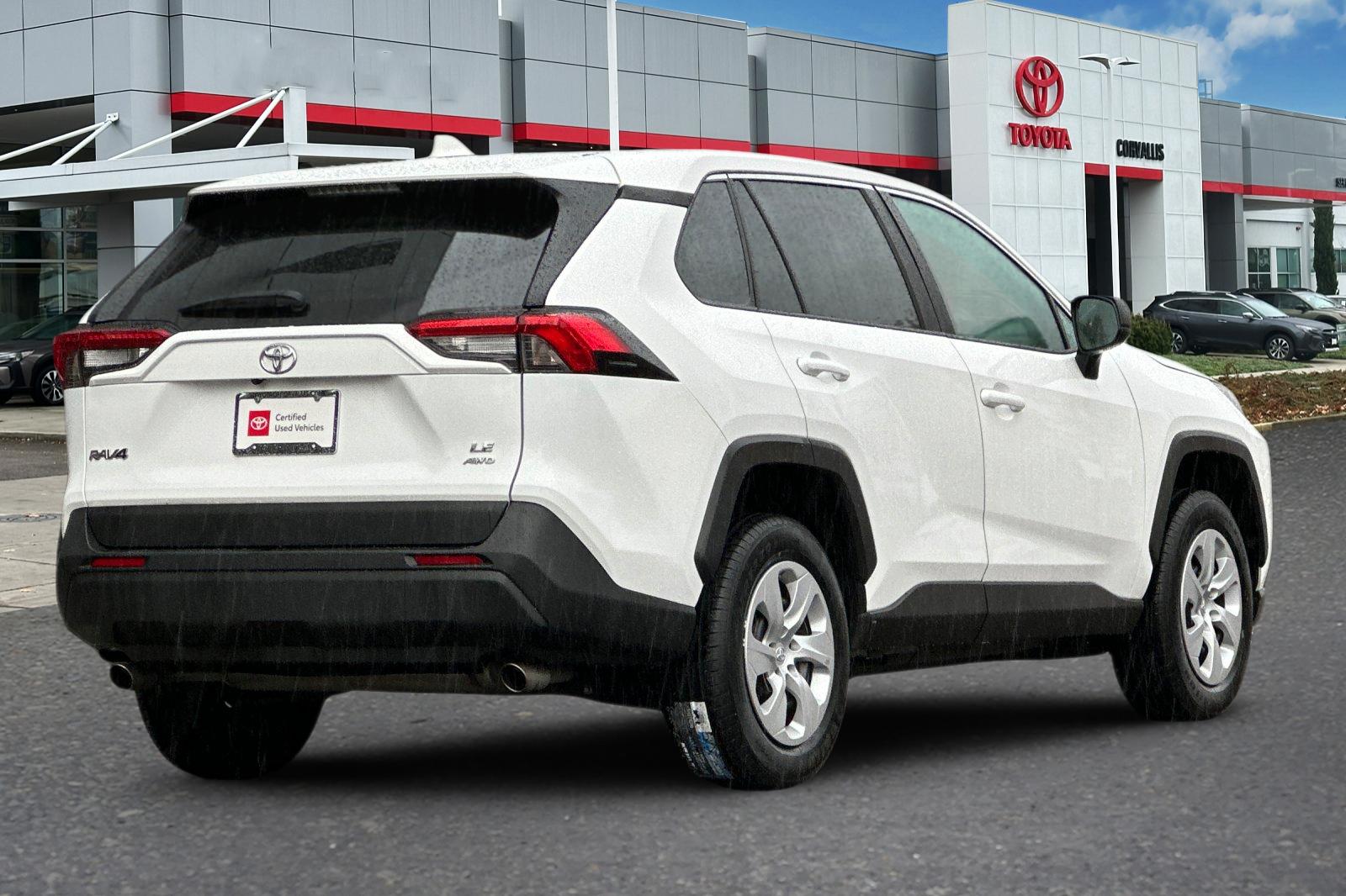 2024 Toyota RAV4 LE photo 2