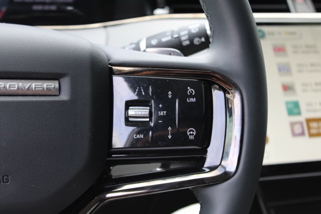 2024 Land Rover Range Rover Evoque Dynamic SE photo 17