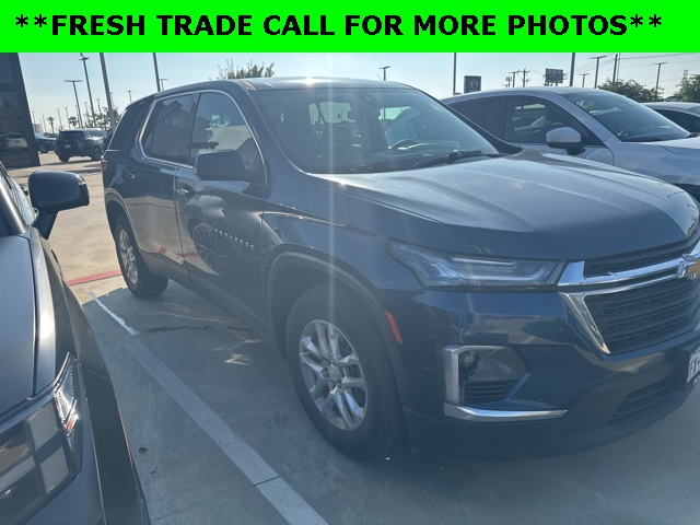 2023 Chevrolet Traverse LS photo 2