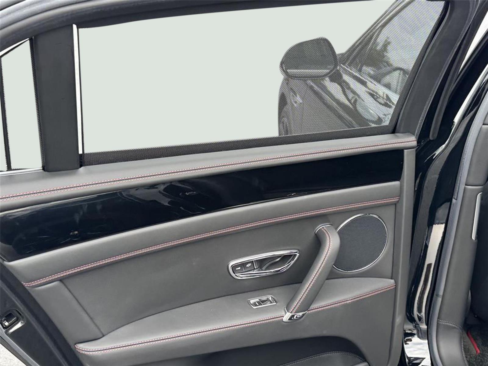 2018 Bentley Flying Spur V8 S photo 29