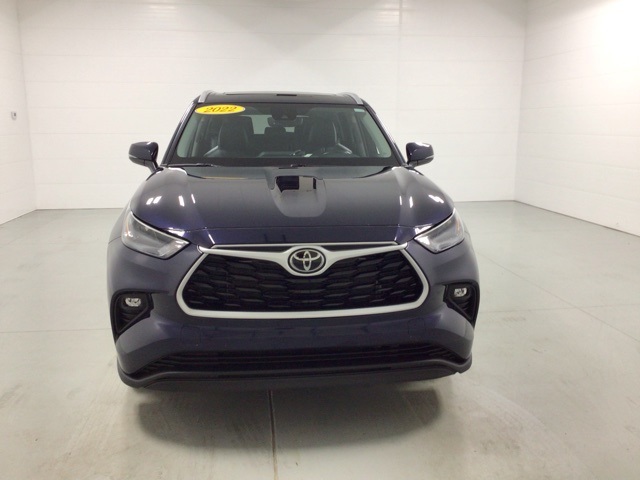 2022 Toyota Highlander XLE photo 2