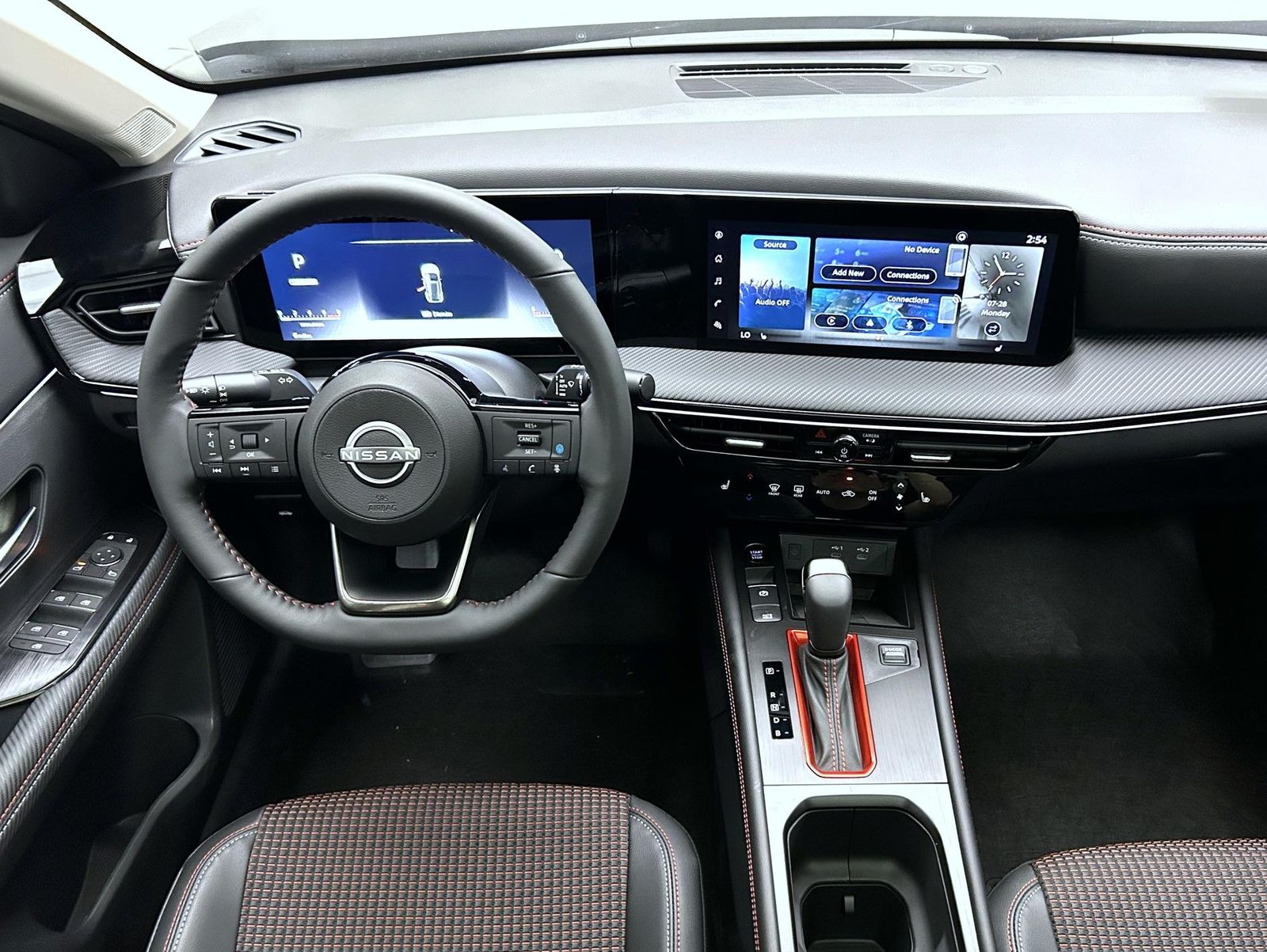2025 Nissan Kicks SR photo 12