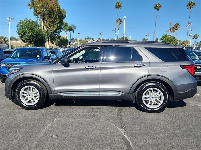 2025 Ford Explorer photo 26