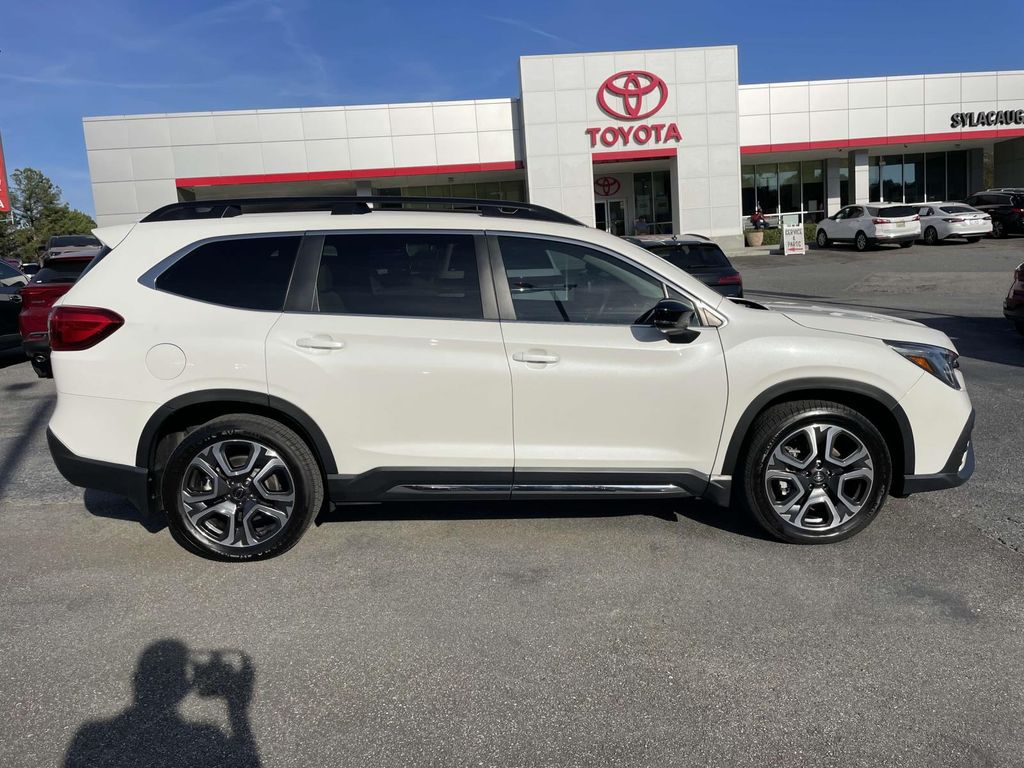 2024 Subaru Ascent Limited photo 2