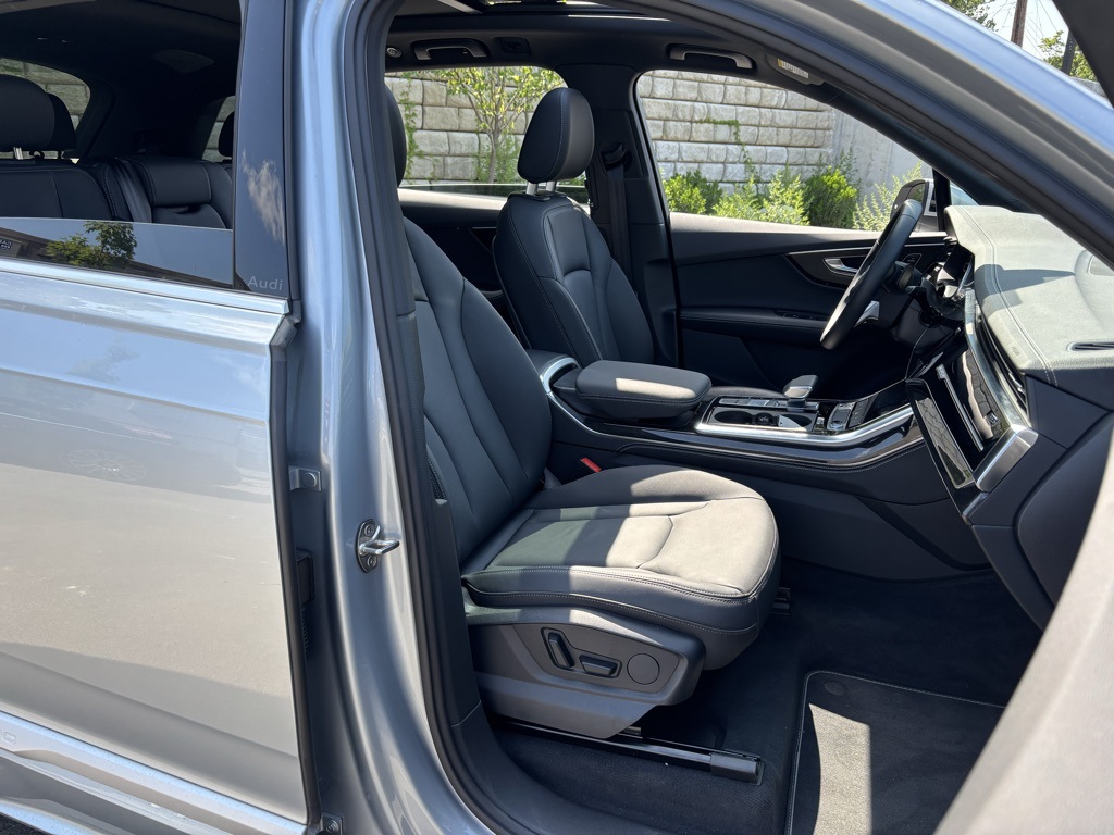 2025 Audi Q7 55 Premium Plus photo 16