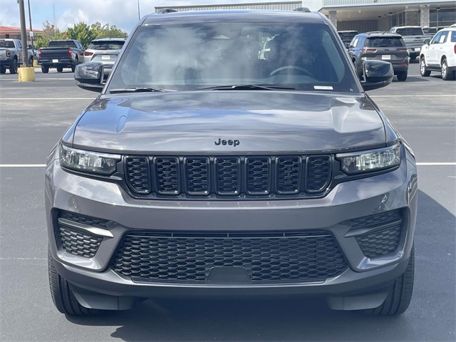 2025 Jeep Grand Cherokee Altitude photo 8