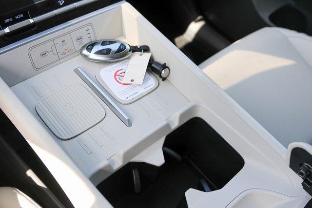 New 2026 Hyundai SEL image 18