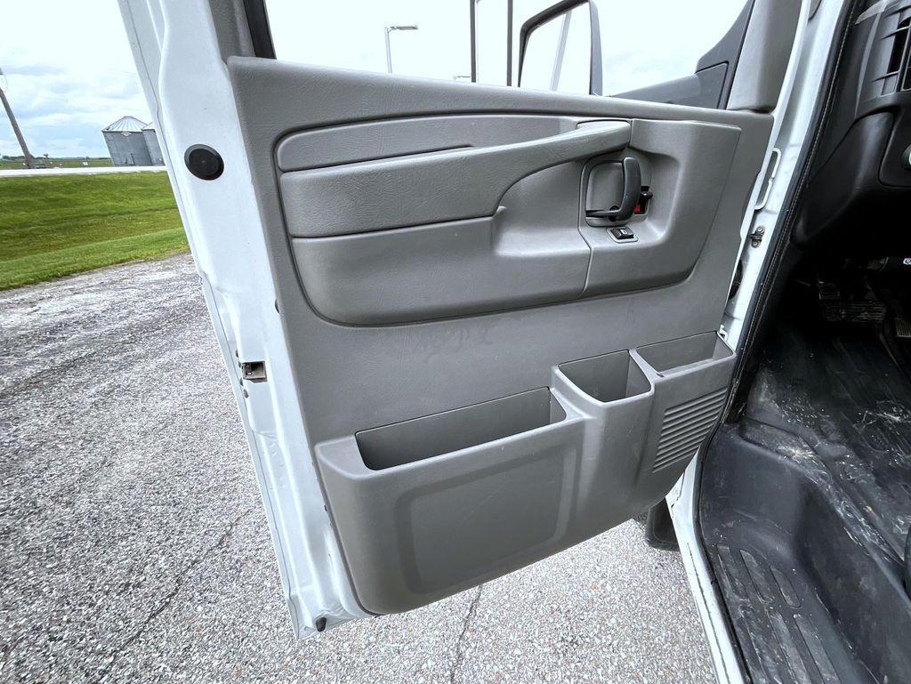 2012 Chevrolet Express Base photo 9