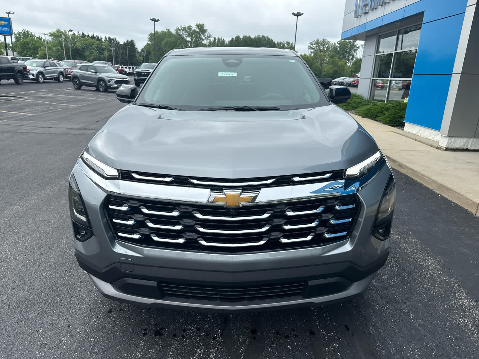 2026 Chevrolet Equinox LT photo 2
