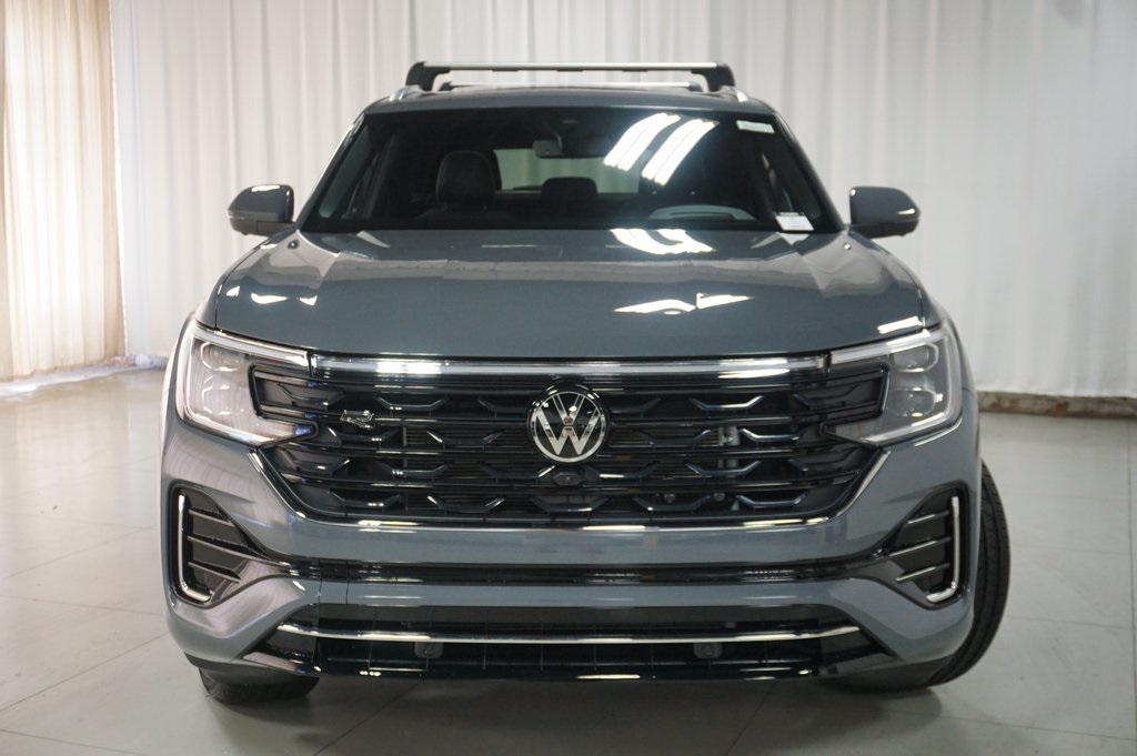 2026 Volkswagen Atlas Cross Sport SEL Premium R-Line photo 3