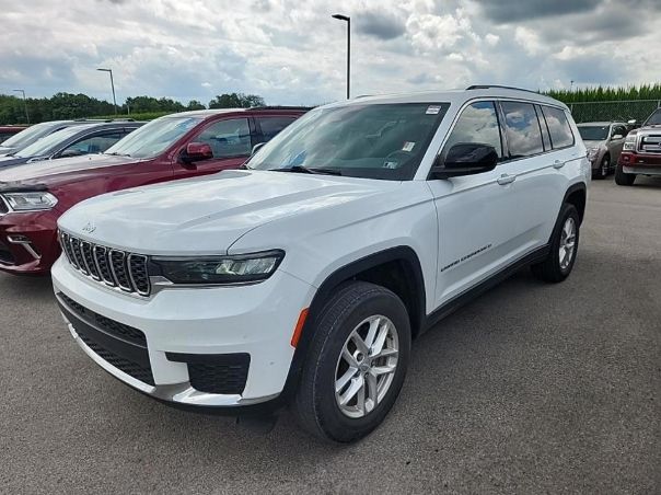 2023 Jeep Grand Cherokee Laredo photo 13