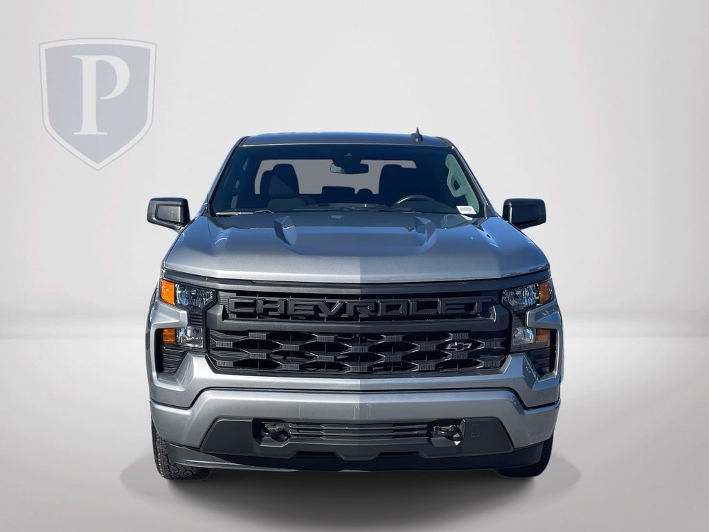 2023 Chevrolet Silverado 1500 Custom photo 2