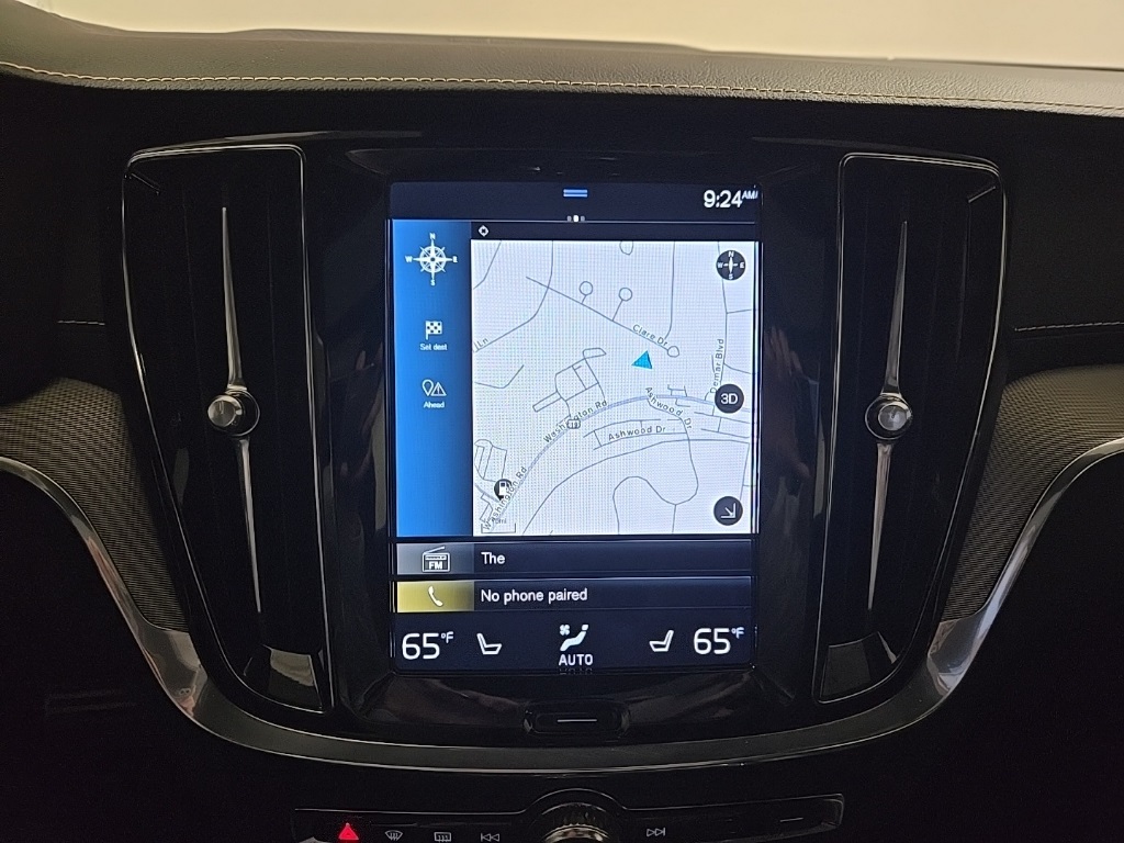 2022 Volvo S60 Recharge T8 Black Edition R-Design photo 17