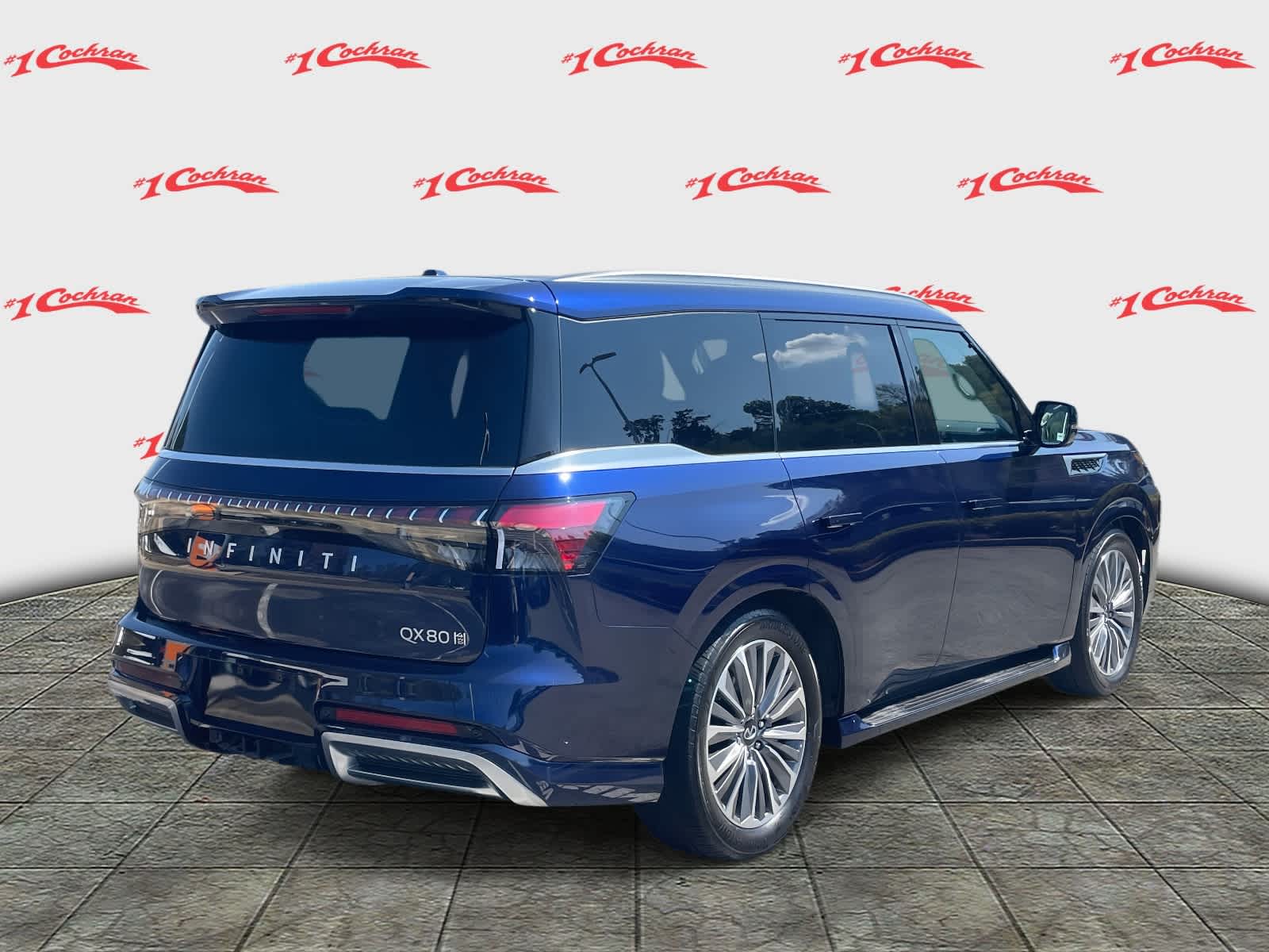 2025 Infiniti QX80 Luxe photo 2