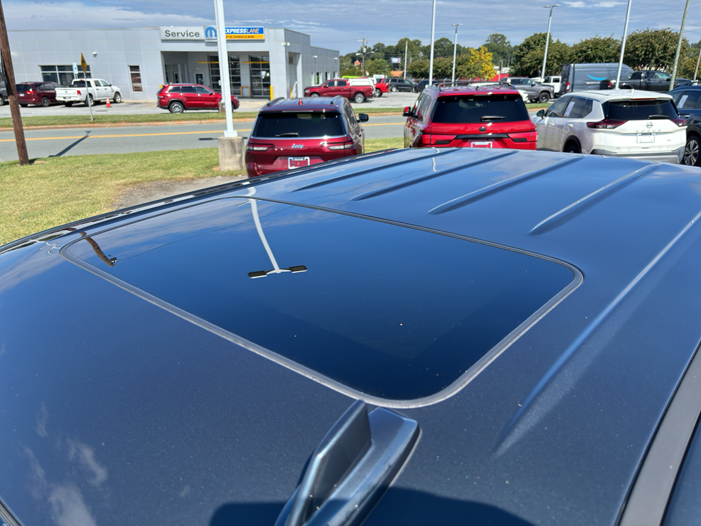 2018 Chevrolet Silverado 1500 High Country photo 3