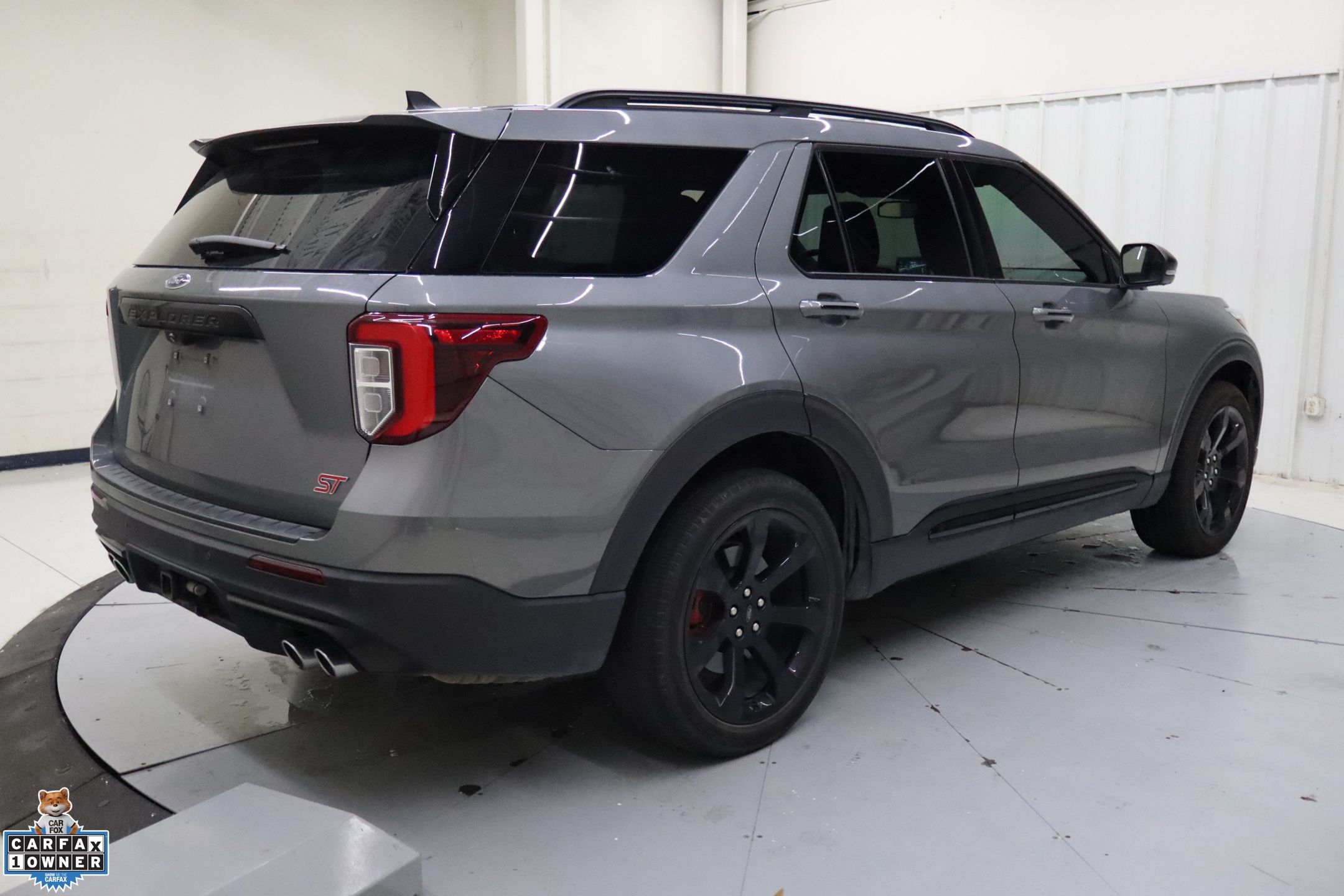 2023 Ford Explorer ST photo 2