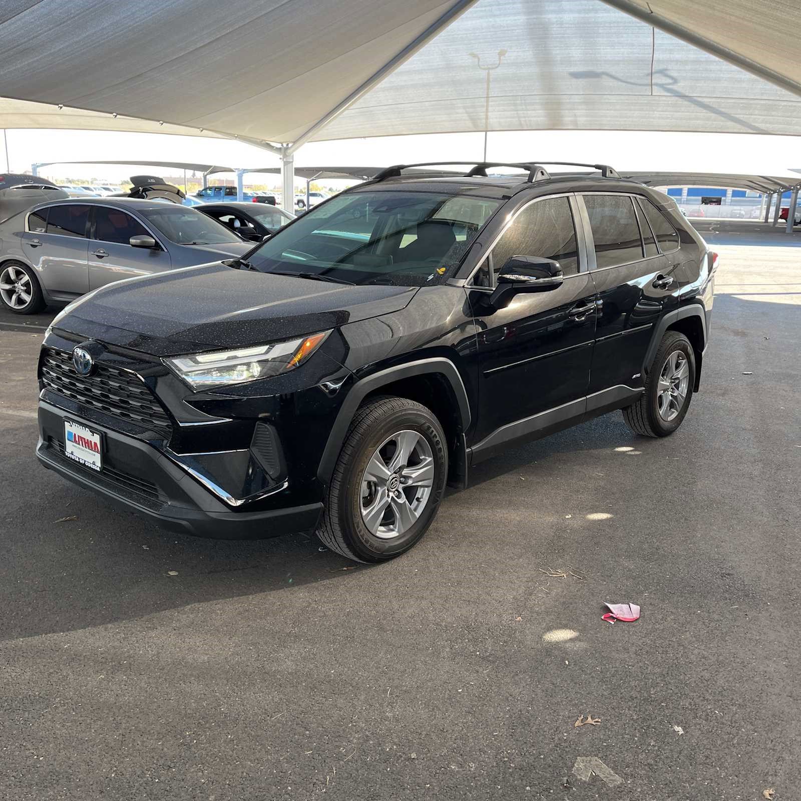 2024 Toyota RAV4 Hybrid XLE photo 3