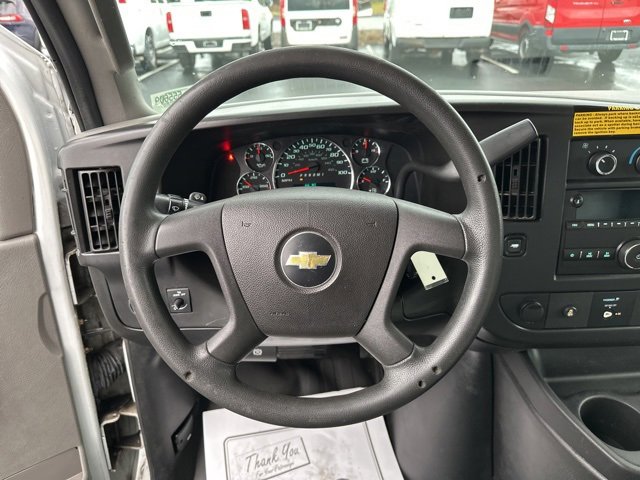 2017 Chevrolet Express Cutaway Base's photo