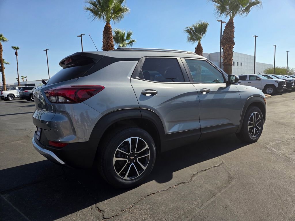2026 Chevrolet Trailblazer LT photo 3