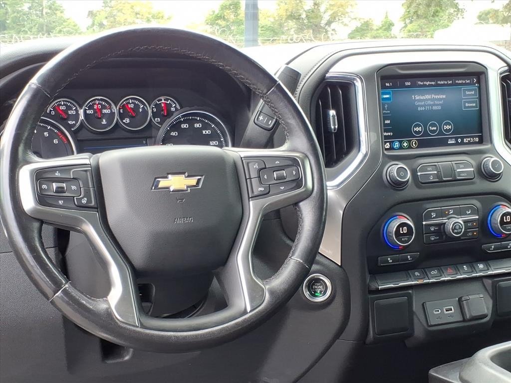 2021 Chevrolet Silverado 1500 LT photo 3