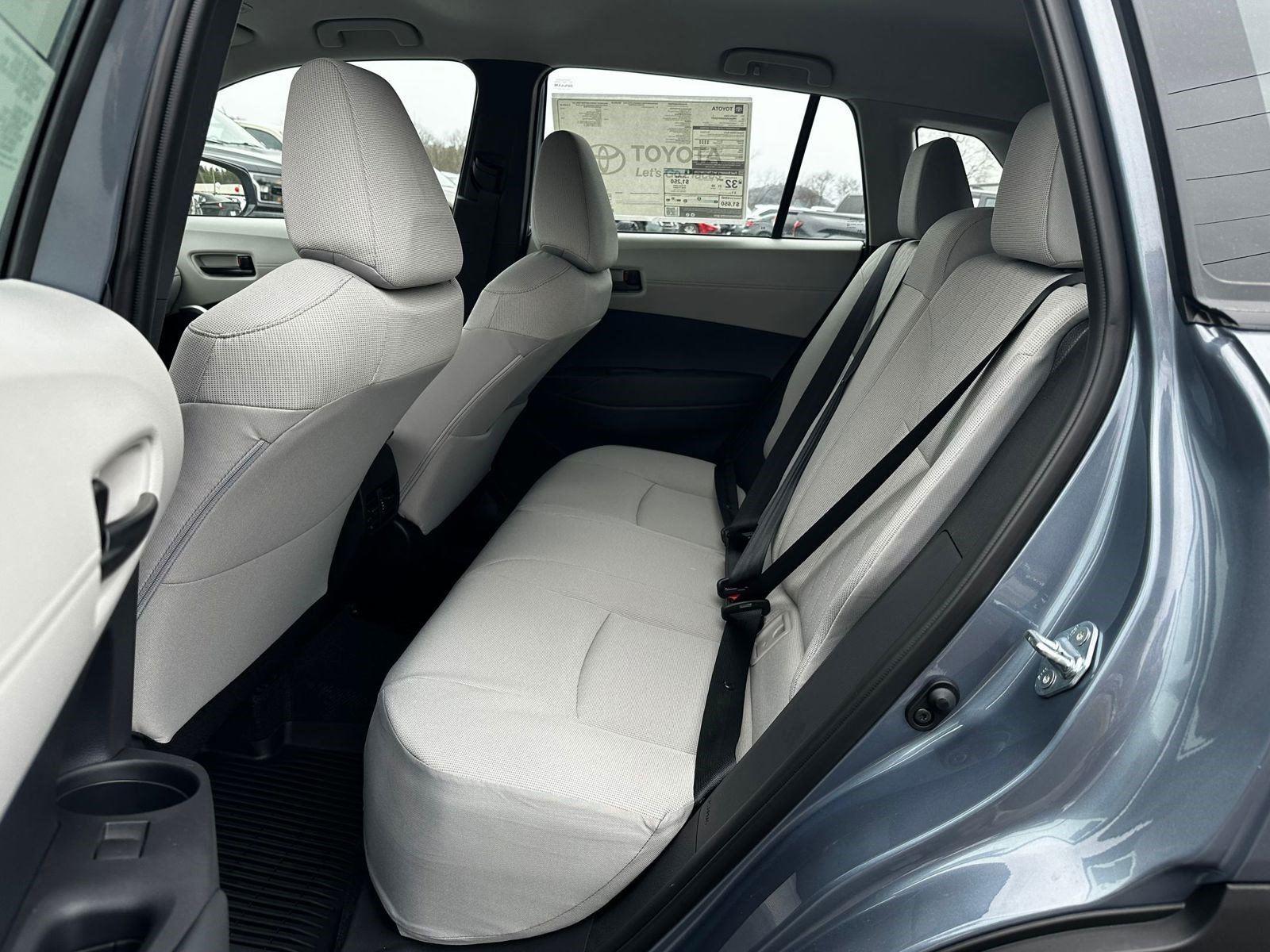 2025 Toyota Corolla Cross L photo 25