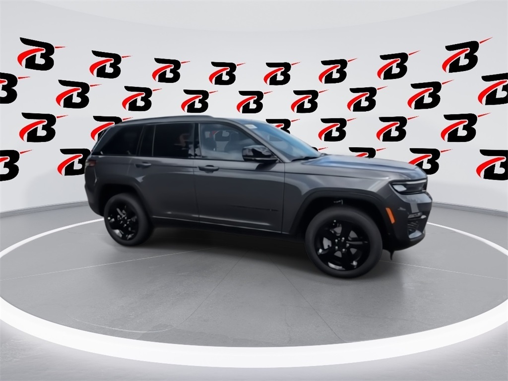 2025 Jeep Grand Cherokee Limited photo 2