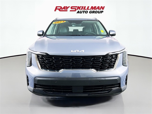 2024 Kia Sorento S photo 2