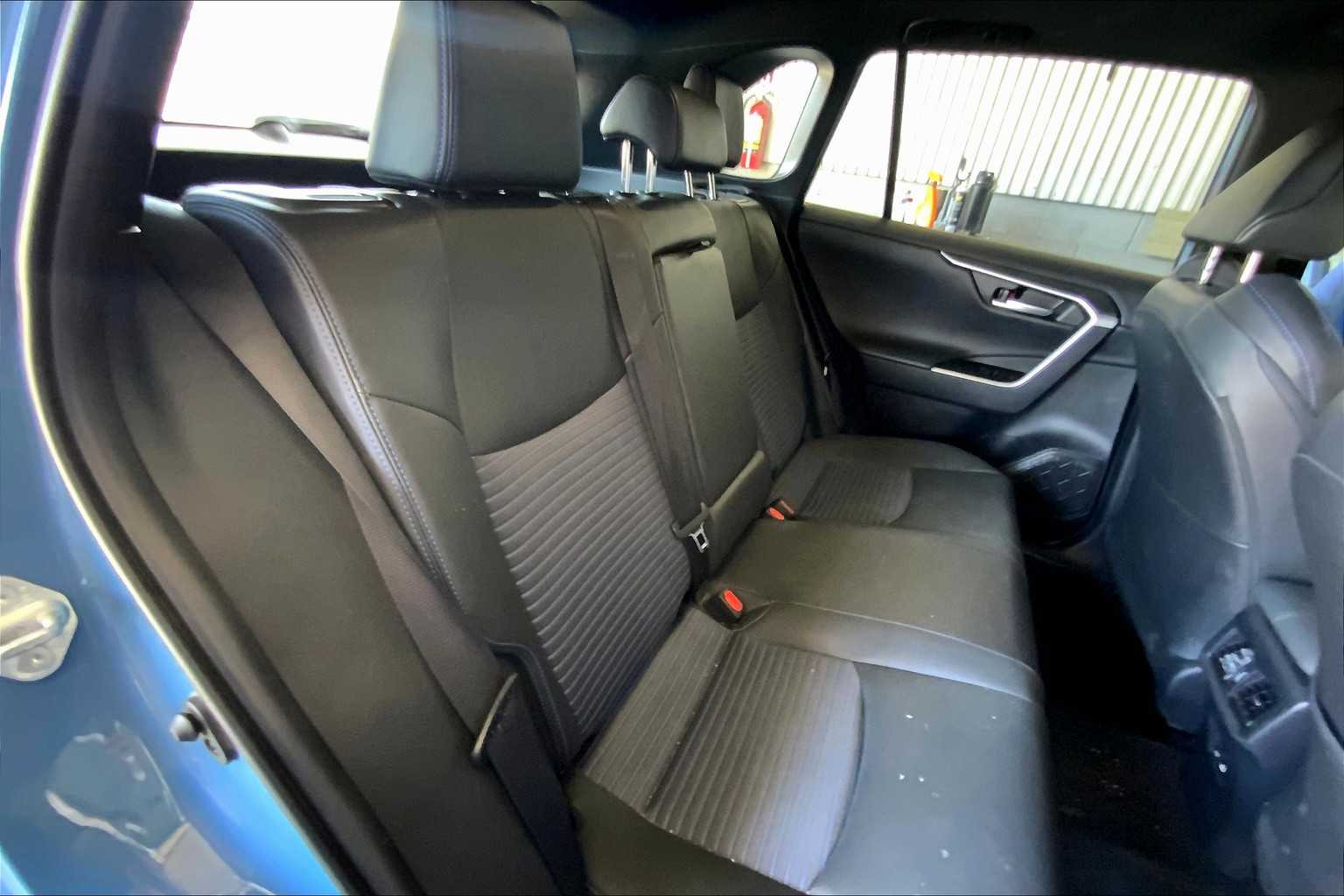 2024 Toyota RAV4 Hybrid XSE photo 16