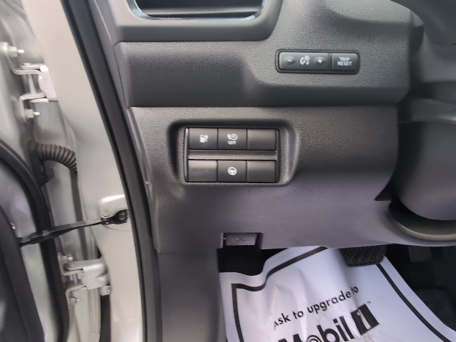 2019 Nissan Leaf SV Plus photo 17