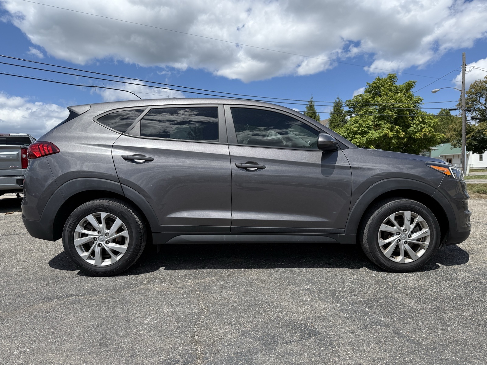 2020 Hyundai Tucson SE photo 2