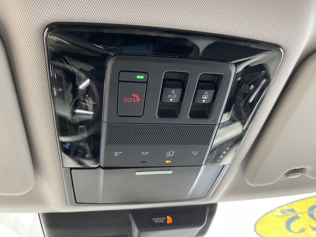 2025 Mitsubishi Outlander SE photo 8