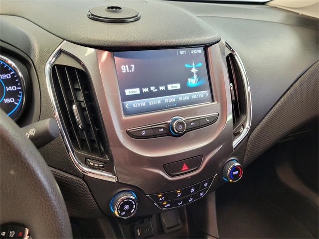 2017 Chevrolet Cruze LT photo 20