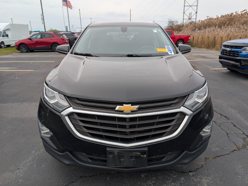 2018 Chevrolet Equinox LT photo 2
