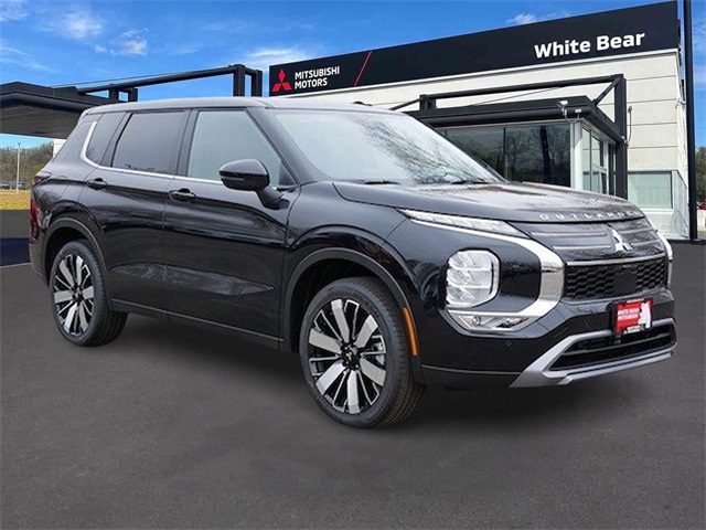 2025 Mitsubishi Outlander SE's photo