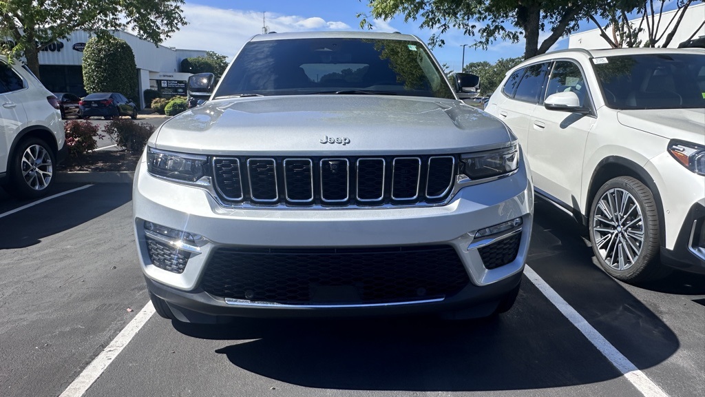 2025 Jeep Grand Cherokee Limited photo 2