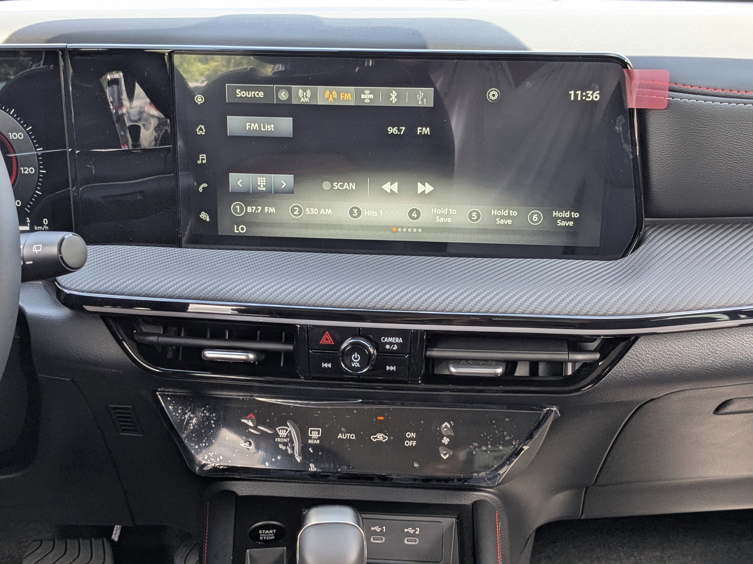 2025 Nissan Kicks SR photo 11