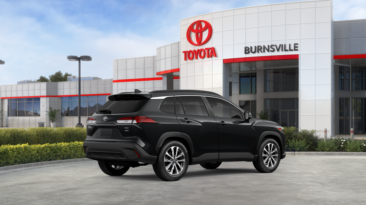 2025 Toyota Corolla Cross XLE photo 3