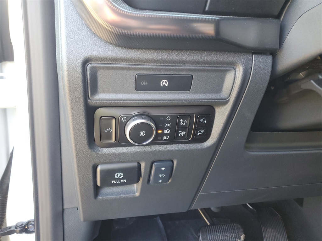 2025 Ford F-150 Lariat photo 10