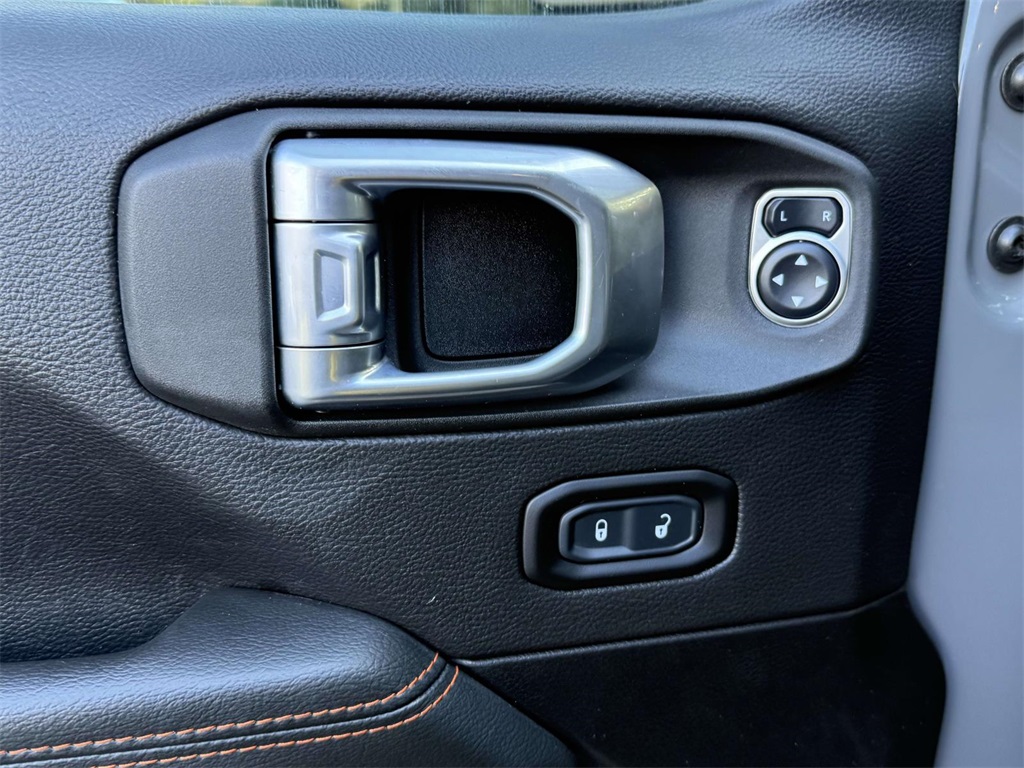 2021 Jeep Gladiator Mojave photo 25