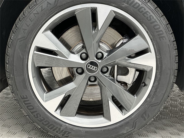 2024 Audi Q4 E-tron Premium Plus photo 2