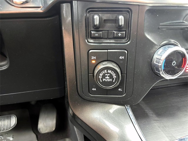 Used 2022 Gray Metallic Ford Lariat image 29